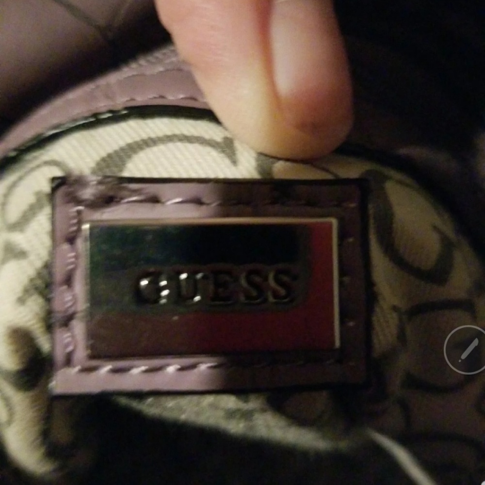 GUESS PURSE - Picture 4 of 8